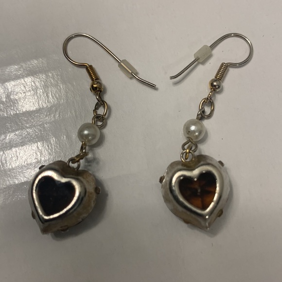 Heart shaped brown colour small pearl earrings - Picture 2 of 6